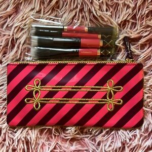 MAC Makeup Brush Kit Set Nutcracker Sweet Pink Four Brushes